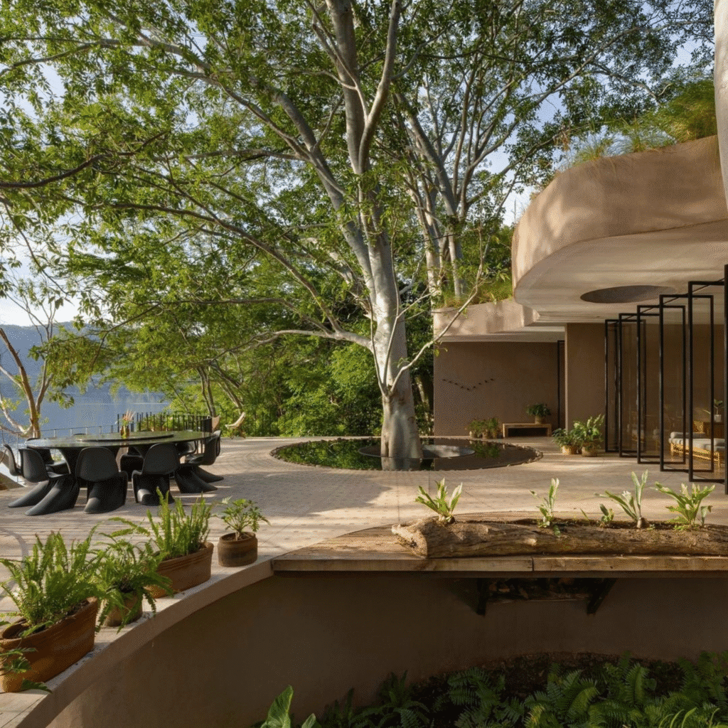 Réservation Hobbit's home maison semi-enterrée architecture organique
