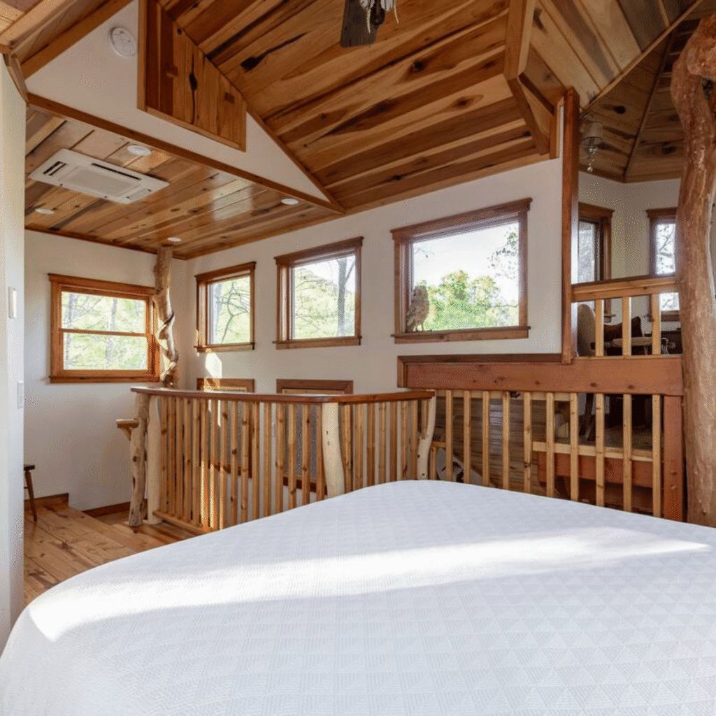 Chambre cabane verte réservation mezzanine bois lit confortable